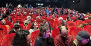 Un public de tous âges lors d'une projection