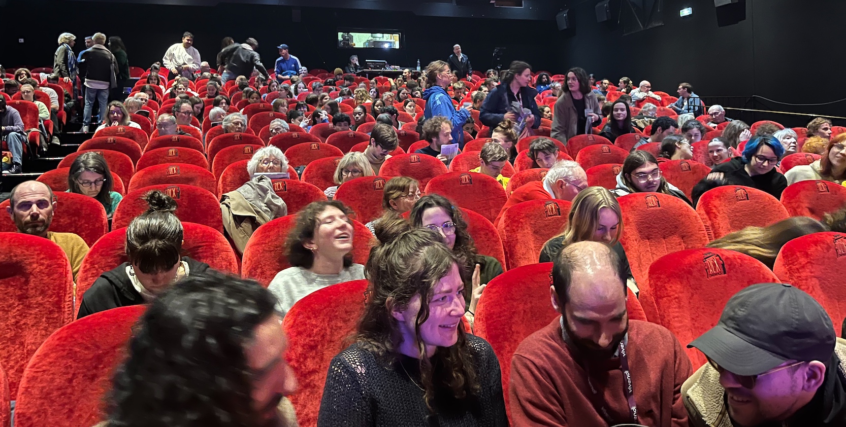 Un public de tous âges lors d'une projection